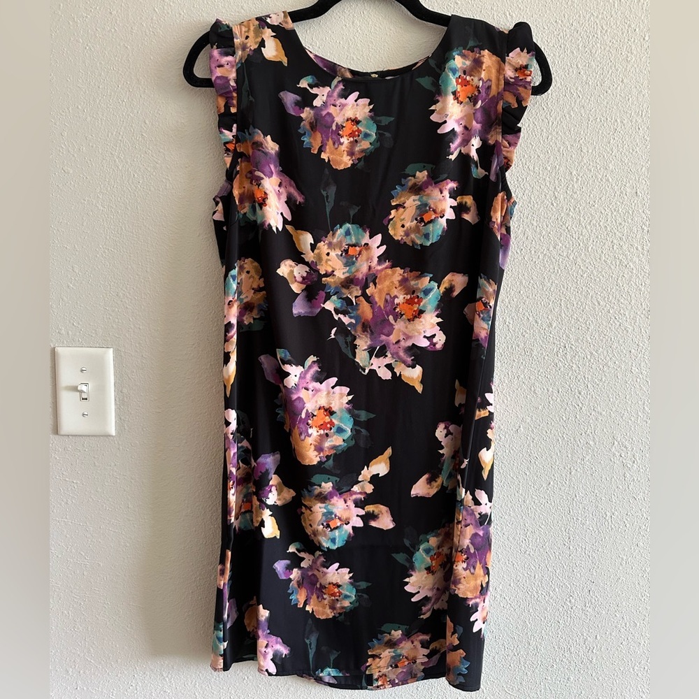 Nicole miller black floral shift dress ruffle short sleeve hem size 6